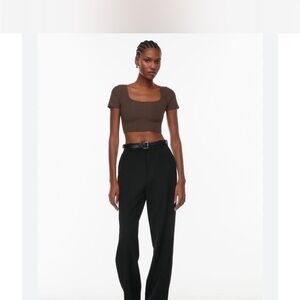 Aritzia Babaton Sculpt Knit Square NeckShort Sleeve Crop Top Size Medium